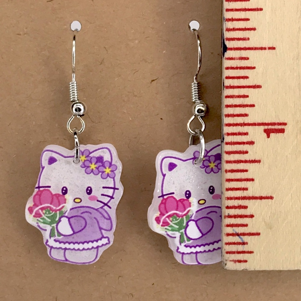 Hello Kitty Acrylic Dangle Earrings Fashion Jewelry - Picture 2 of 4